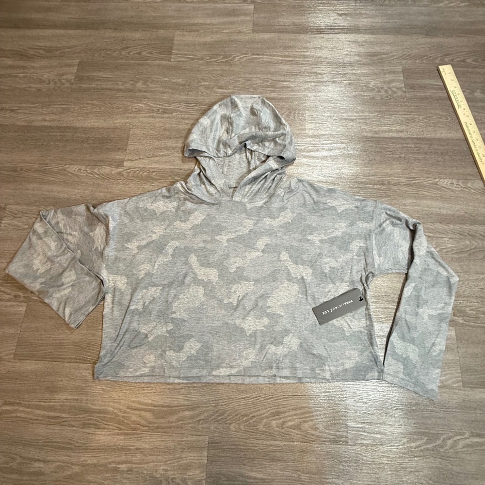 YOGALICIOUS LUX Womens Silver Camo‎ Cropped Hoodie Sweatshirt XL LSY91767